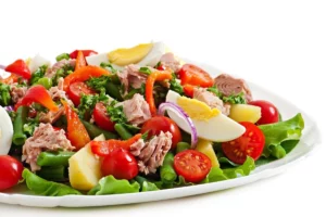 Salada Niçoise Refrescante e Completa